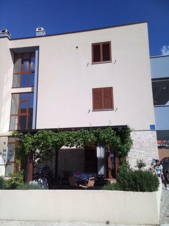 Apartman Edi Нін Екстер'єр фото